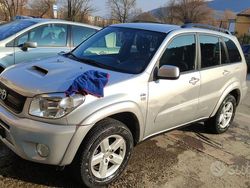 Grigio Usata 2002 Toyota RAV4 SUV | 3000 € (Ottimo prezzo)