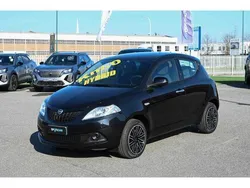 Nero Nuova 2024 Lancia Ypsilon Gold Due volumi | 12.900 € (Ottimo prezzo)