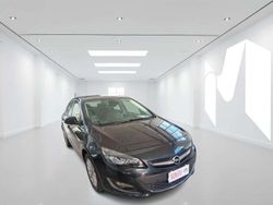 Nero Usata 2015 Opel Astra Cosmo Tre volumi | 7600 € (Buon prezzo)