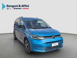 Azzurro Usata 2023 VW Caddy Maxi Style Monovolume | 33.900 € (Molto cara)