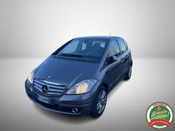 Grigio Usata 2010 Mercedes A160 Avantgarde Tre volumi | 2900 € (Buon prezzo)