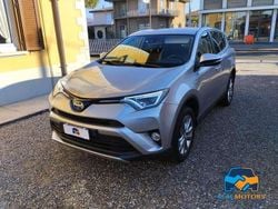 Grigio Usata 2018 Toyota RAV4 Lounge Tre volumi | 16.990 €