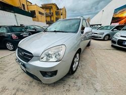 Nessuno(met.) Usata 2009 Kia Carens EX Monovolume | 3999 € (Buon prezzo)
