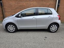 Grigio Usata 2007 Toyota Yaris Sol Tre volumi | 4900 € (Cara)