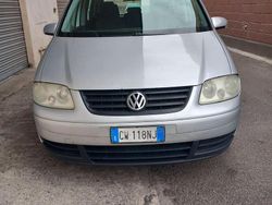 Usata 2005 VW Touran Monovolume | 1200 € (Buon prezzo)