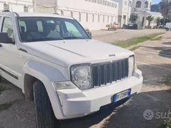 Usata 2009 Jeep Cherokee SUV | 8000 € (Cara)