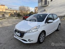 Bianco Usata 2013 Peugeot 208 Business-Line Due volumi | 5999 € (Ottimo prezzo)