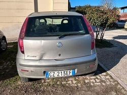 Usata 2006 Fiat Punto Tre volumi | 300 €