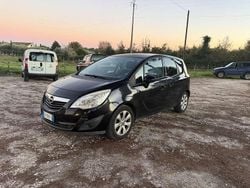 Nero Usata 2011 Opel Meriva Monovolume | 4450 € (Buon prezzo)