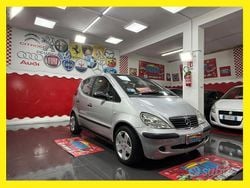 Grigio Usata 2002 Mercedes A170 Avantgarde Tre volumi | 2499 € (Buon prezzo)