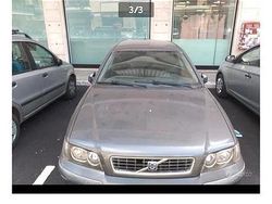 Grigio Usata 2003 Volvo V40 Tre volumi | 200 €
