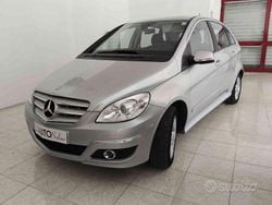 Argento Usata 2011 Mercedes B200 Premium Monovolume | 4900 € (Cara)