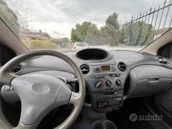 Usata 2001 Toyota Yaris Sol Due volumi | 1500 € (Buon prezzo)