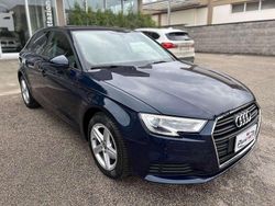 Blu/azzurro Usata 2017 Audi A3 Business Tre volumi | 13.990 € (Buon prezzo)