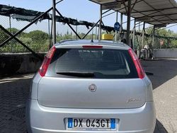 Grigio Usata 2009 Fiat Grande Punto Due volumi | 2000 € (Super prezzo)