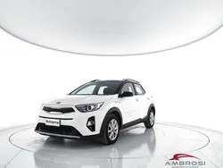 Bianco Usata 2020 Kia Stonic Style SUV | 13.584 € (Buon prezzo)
