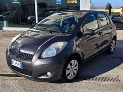 Grigio Usata 2010 Toyota Yaris Due volumi | 4900 € (Cara)