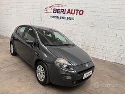 Grigio Usata 2014 Fiat Punto Lounge Tre volumi | 2900 € (Ottimo prezzo)