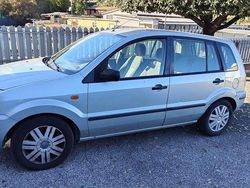 Usata 2002 Ford Fusion Zetec Monovolume | 800 € (Ottimo prezzo)
