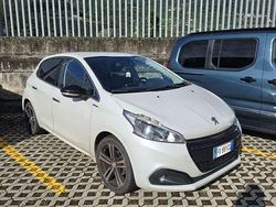 Usata 2017 Peugeot 208 Allure Due volumi | 10.500 € (Buon prezzo)