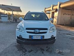 Bianco Usata 2010 Chevrolet Captiva SUV | 3000 € (Ottimo prezzo)