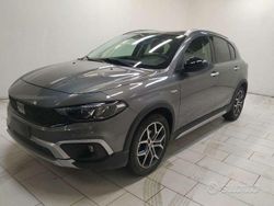 Grigio Usata 2022 Fiat Tipo Cross Tre volumi | 15.990 € (Molto cara)