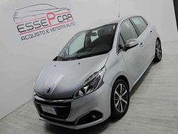 Argento Usata 2017 Peugeot 208 Allure Due volumi | 7800 € (Buon prezzo)