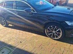 Nero Usata 2021 Volvo V60 Business Edition Station wagon | 21.500 € (Buon prezzo)