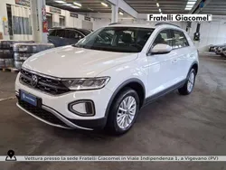 Pure white Usata 2022 VW T-Roc Life SUV | 19.900 € (Ottimo prezzo)