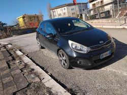 Nero Usata 2014 Kia Rio Tre volumi | 5000 € (Cara)