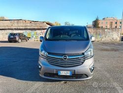 Grigio Usata 2015 Opel Vivaro Monovolume | 12.900 € (Cara)