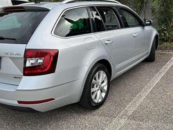 Usata 2017 Skoda Octavia G-TEC Ambition Station wagon | 9999 €