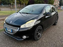 Nero Usata 2013 Peugeot 208 Allure Due volumi | 4000 € (Buon prezzo)