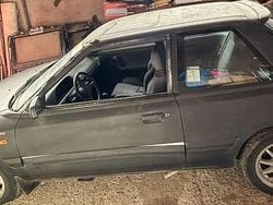 Nero Usata 1992 Mazda 323 Tre volumi | 18.000 €