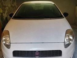 Bianco Usata 2009 Fiat Grande Punto Due volumi | 2500 € (Ottimo prezzo)