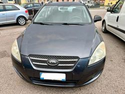 Grigio Usata 2009 Kia Ceed Due volumi | 2450 € (Buon prezzo)