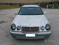 Grigio Usata 1996 Mercedes E200 Elegance Station wagon | 2499 €