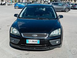 Nero Usata 2006 Ford Focus Tre volumi | 3200 € (Cara)