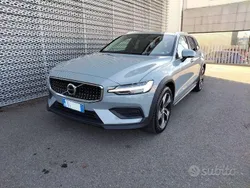 Grigio Usata 2024 Volvo V60 CC Plus Station wagon | 39.300 € (Buon prezzo)