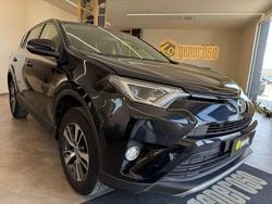 Nero Usata 2017 Toyota RAV4 Lounge SUV | 15.900 € (Buon prezzo)