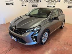 Grigio Usata 2025 Renault Clio V Evolution Tre volumi | 16.900 € (Buon prezzo)
