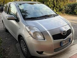 Grigio Usata 2017 Toyota Yaris Luna Due volumi | 2500 €