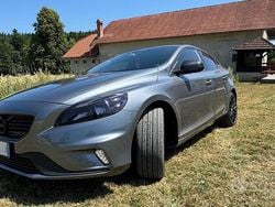 Grigio Usata 2017 Volvo V40 R-Design Station wagon | 11.900 € (Buon prezzo)