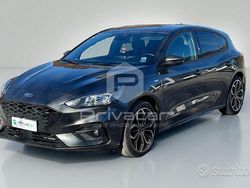 Grigio Usata 2021 Ford Focus ST-Line Due volumi | 17.900 € (Buon prezzo)