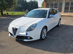 Bianco Usata 2016 Alfa Romeo Giulietta Tre volumi | 11.000 € (Buon prezzo)