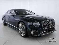 Blu Nuova 2024 Bentley Flying Spur Mulliner Tre volumi | 299.000 €