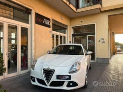 Bianco Usata 2010 Alfa Romeo Giulietta Distinctive Tre volumi | 5490 € (Buon prezzo)