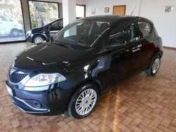 Nero Usata 2017 Lancia Ypsilon Due volumi | 8350 € (Buon prezzo)