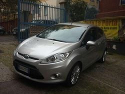 Argento Usata 2009 Ford Fiesta Titanium Tre volumi | 4150 € (Buon prezzo)