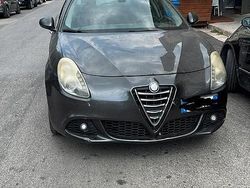 Grigio Usata 2012 Alfa Romeo Giulietta Progression Tre volumi | 3999 € (Ottimo prezzo)